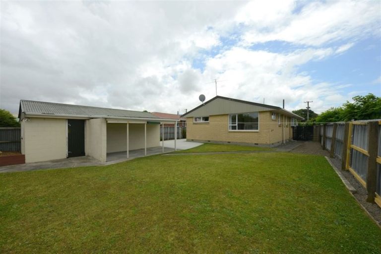 Photo of property in 66 Daniels Road, Redwood, Christchurch, 8051