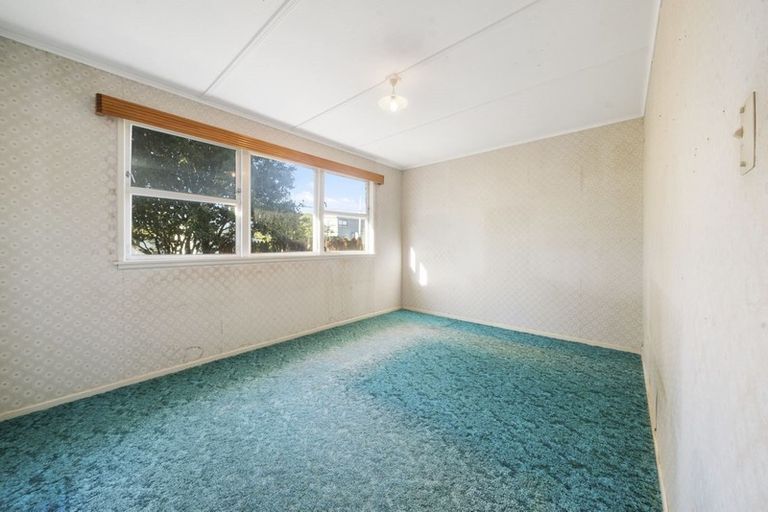 Photo of property in 98 Field Way, Waikanae Beach, Waikanae, 5036
