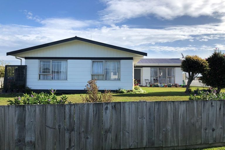 Photo of property in 8 Edge Street, Onerahi, Whangarei, 0110