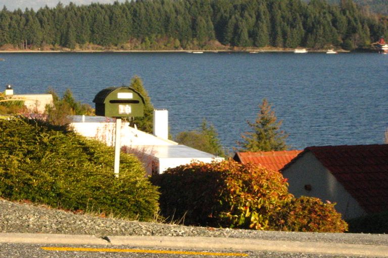 Photo of property in 19 Mincher Road, Kelvin Heights, Queenstown, 9300