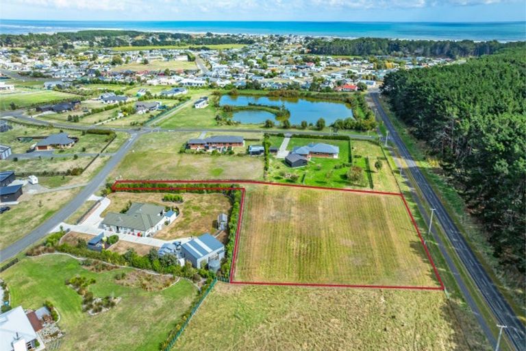 Photo of property in 3 Carex Grove, Foxton Beach, Foxton, 4815