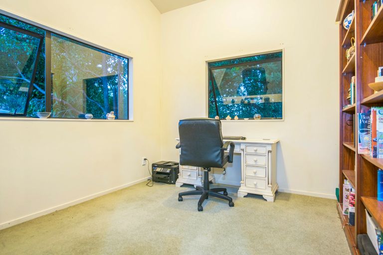 Photo of property in 59 Laingholm Drive, Laingholm, Auckland, 0604