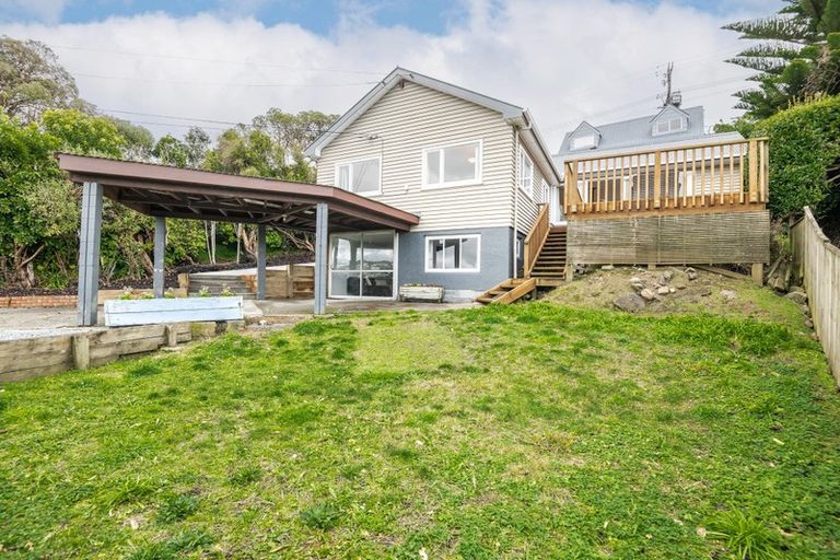 Photo of property in 119 Ruskin Road, Newlands, Wellington, 6037