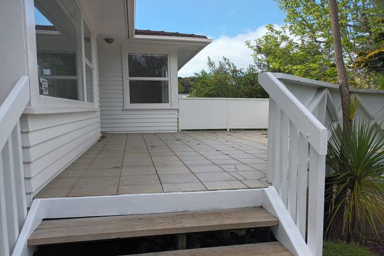 Photo of property in 15 Agincourt Street, Glenfield, Auckland, 0629