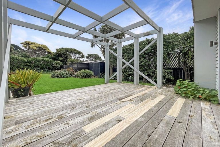 Photo of property in 26 Mantell Street, Seatoun, Wellington, 6022
