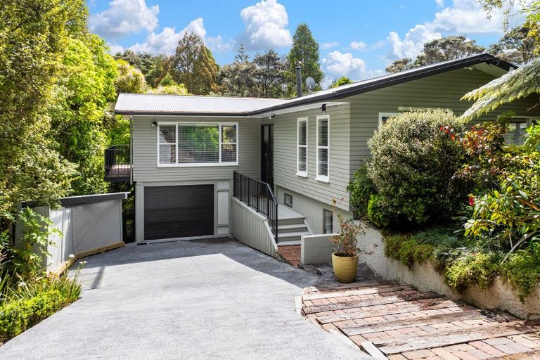 Photo of property in 68 Woodfern Crescent, Titirangi, Auckland, 0604