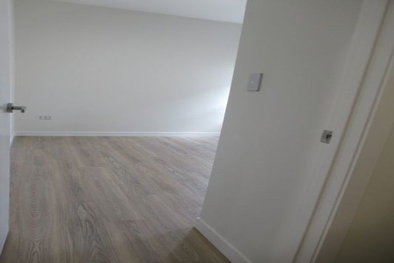 Photo of property in 2 Nikau Street, New Lynn, Auckland, 0600