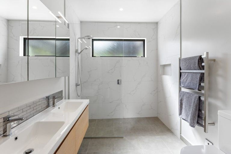 Photo of property in 15 Karekare Road, Raumati South, Paraparaumu, 5032