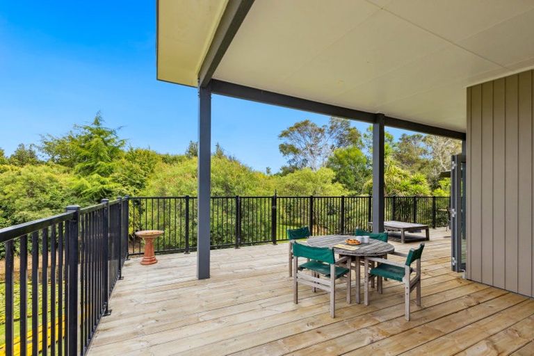 Photo of property in 6 Riverglen Drive, Haruru, 0204