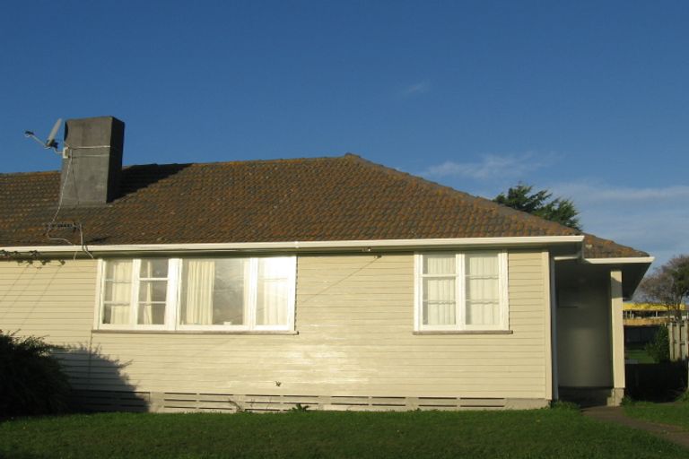 Photo of property in 10-12 Iris Grove, Cannons Creek, Porirua, 5024