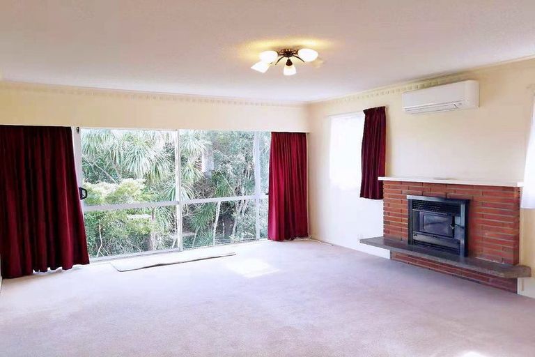 Photo of property in 90 Hillcrest Avenue, Hillcrest, Auckland, 0627