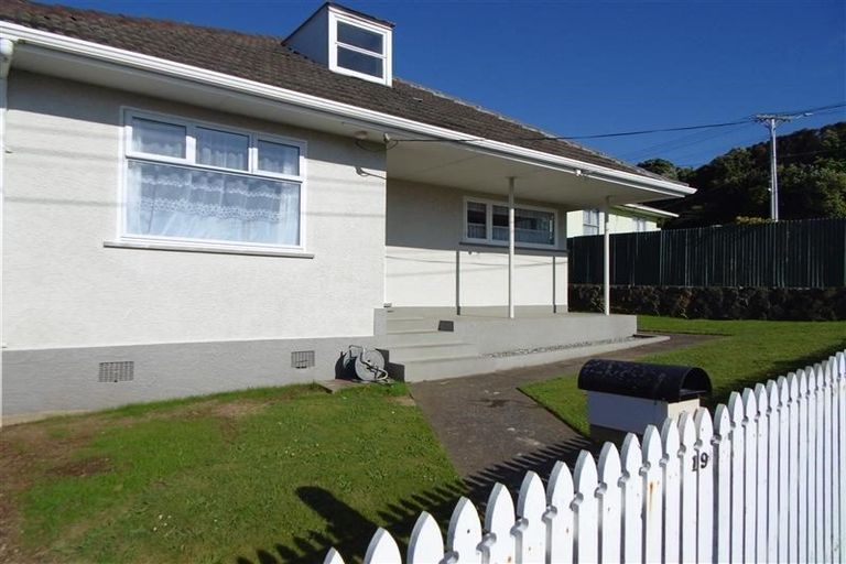 Photo of property in 19 Scott Street, Moturoa, New Plymouth, 4310