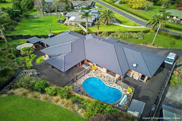 Photo of property in 14 Jenny Lane, Waiuku, 2123