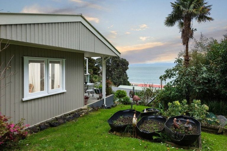 Photo of property in 5 Adams Road, Thornton Bay, Thames, 3575