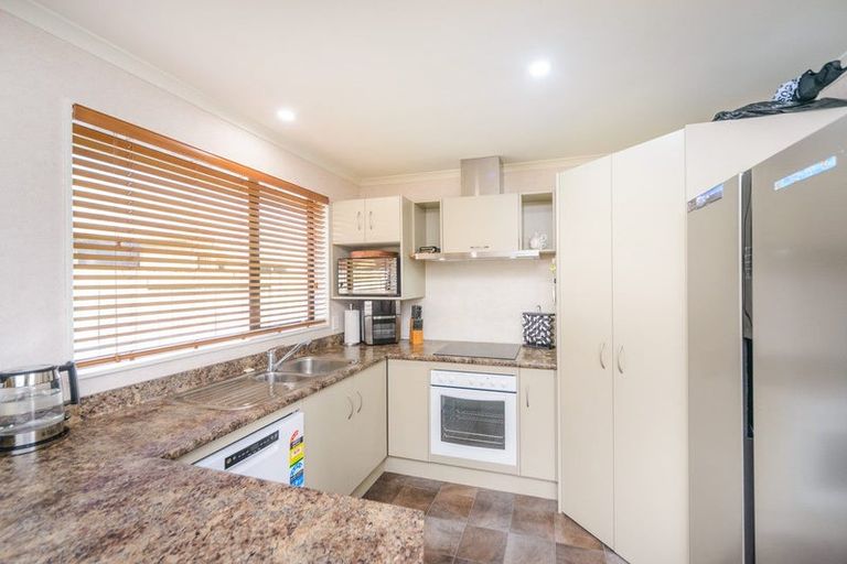 Photo of property in 37 Branigan Parade, Kelvin Grove, Palmerston North, 4414