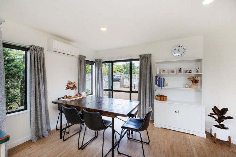 Photo of property in 127 Summerhill Drive, Fitzherbert, Palmerston North, 4410