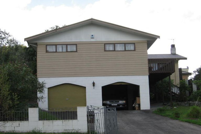 Photo of property in 31 Rosewarne Crescent, Glendene, Auckland, 0602