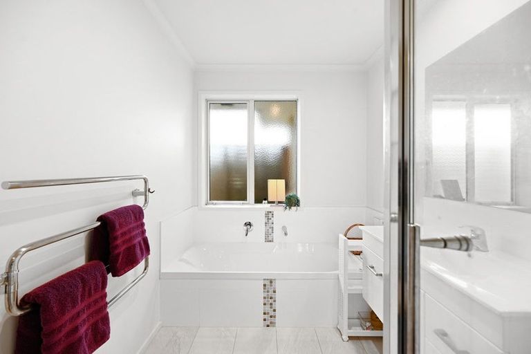 Photo of property in 19 Ladeira Place, Fitzroy, Hamilton, 3206