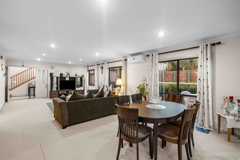 Photo of property in 22a Marvon Downs Avenue, Pakuranga Heights, Auckland, 2010