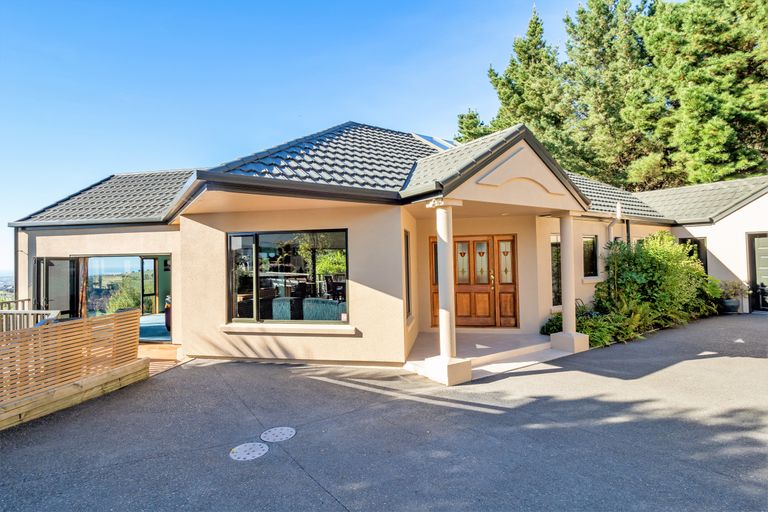 Photo of property in 33 Harry Ell Drive, Cashmere, Christchurch, 8022