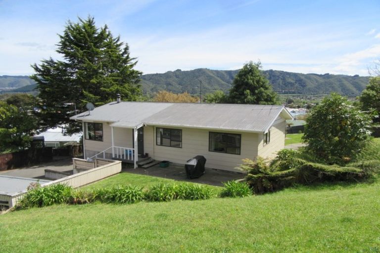 Photo of property in 9 Oaklands Grove, Clouston Park, Upper Hutt, 5018