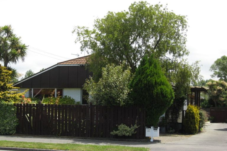 Photo of property in 2/365 Withells Road, Avonhead, Christchurch, 8042