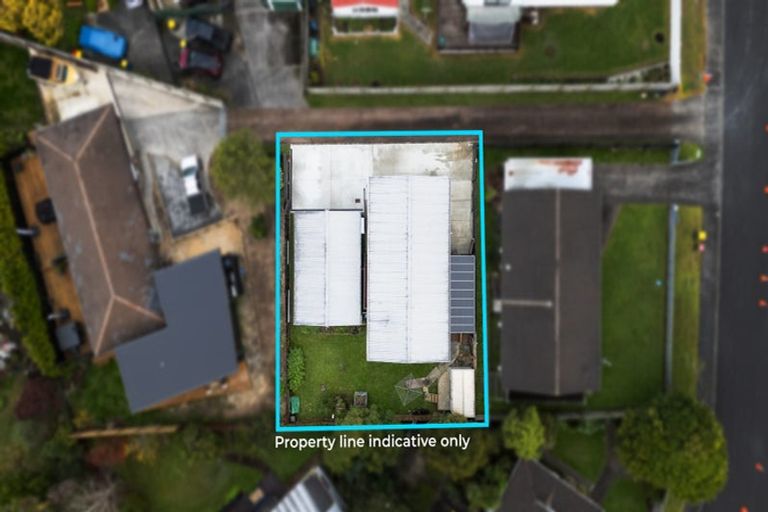 Photo of property in 1/13 Madigan Place, Glendene, Auckland, 0602