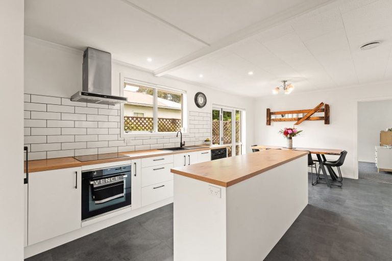 Photo of property in 7 Viscount Road, Waldronville, Dunedin, 9018