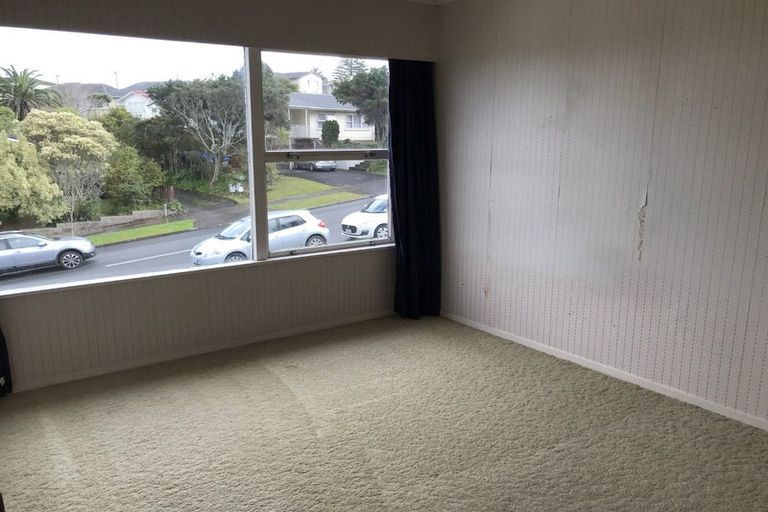 Photo of property in 12 Chelsea View Drive, Chatswood, Auckland, 0626