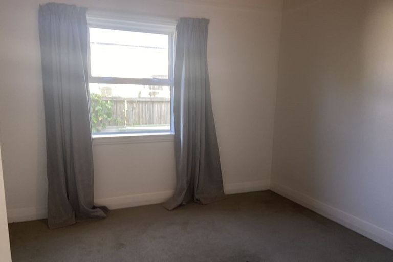 Photo of property in 33 Vagues Road, Northcote, Christchurch, 8052