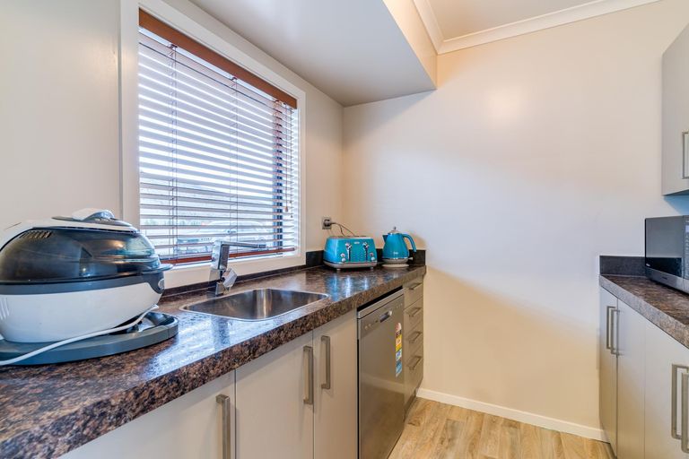 Photo of property in 10 Hardacre Place, Omarama, 9412