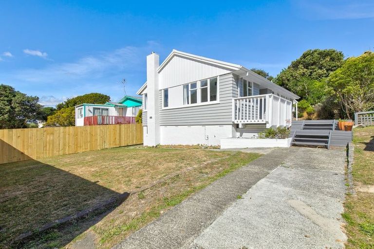 Photo of property in 57 Rangituhi Crescent, Takapuwahia, Porirua, 5022