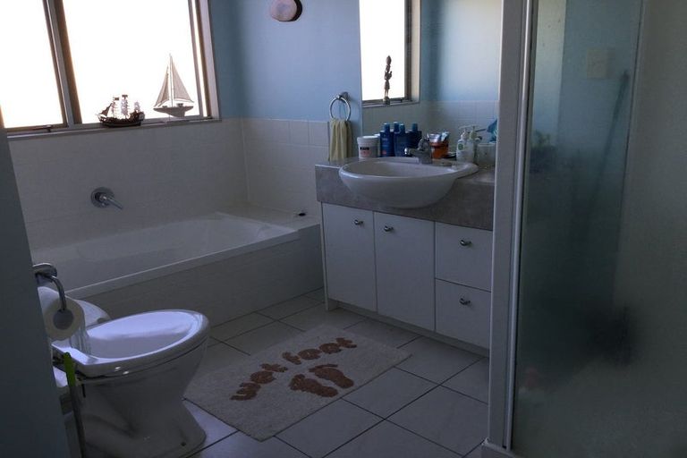 Photo of property in 38 Espalier Drive, Henderson, Auckland, 0612