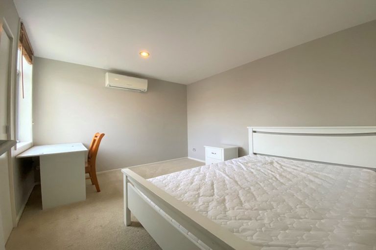 Photo of property in 20a Eversleigh Road, Belmont, Auckland, 0622