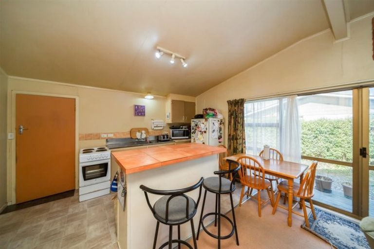 Photo of property in 21 Falstaff Street, Stratford, 4332