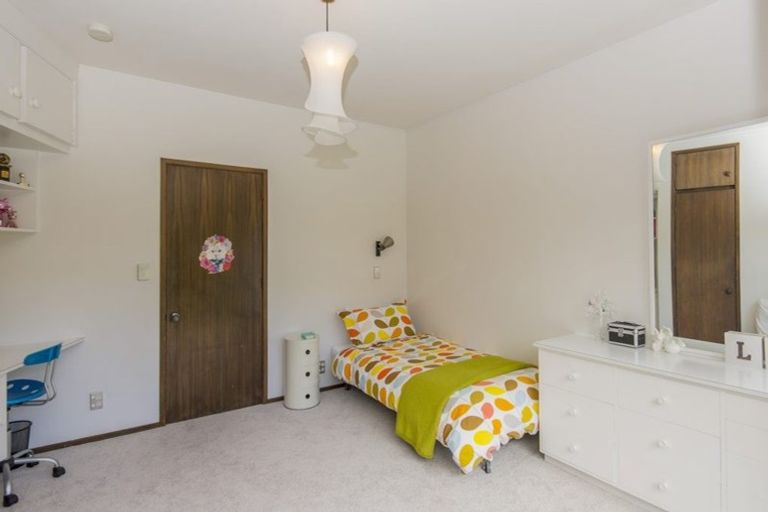 Photo of property in 27 Cheviot Road, Lowry Bay, Lower Hutt, 5013