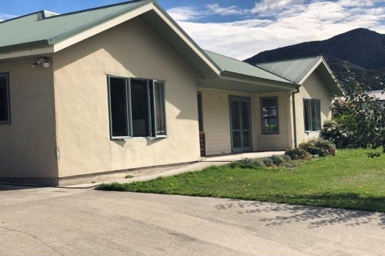 Photo of property in 10 Alexander Place, Arrowtown, 9302