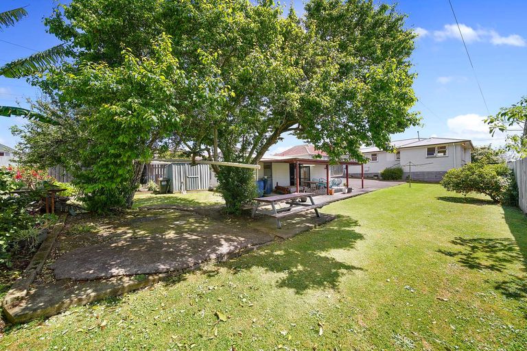 Photo of property in 21 Gilbert Road, Otara, Auckland, 2023