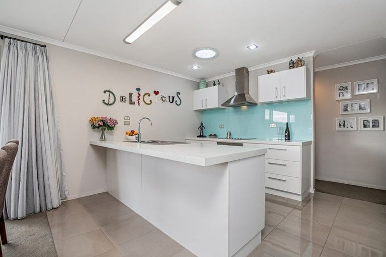 Photo of property in 29 Beachwood Drive, Hatfields Beach, Orewa, 0931