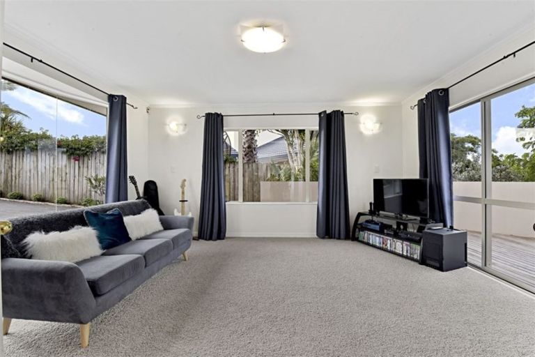 Photo of property in 10 San Lorenzo Rise, Henderson, Auckland, 0612