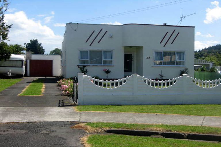 Photo of property in 43 Roberts Avenue, Aramoho, Whanganui, 4500