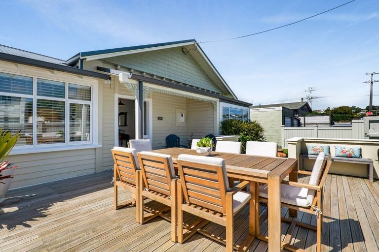 Photo of property in 23 Belt Road, Moturoa, New Plymouth, 4310