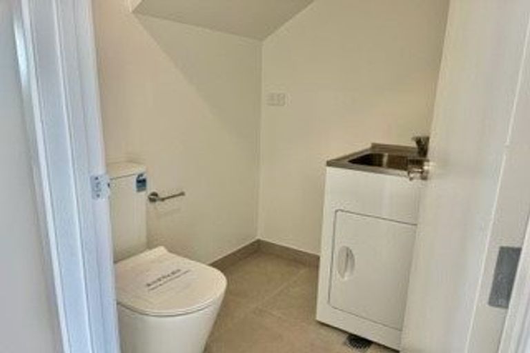 Photo of property in 148a Mcleod Road, Te Atatu South, Auckland, 0610