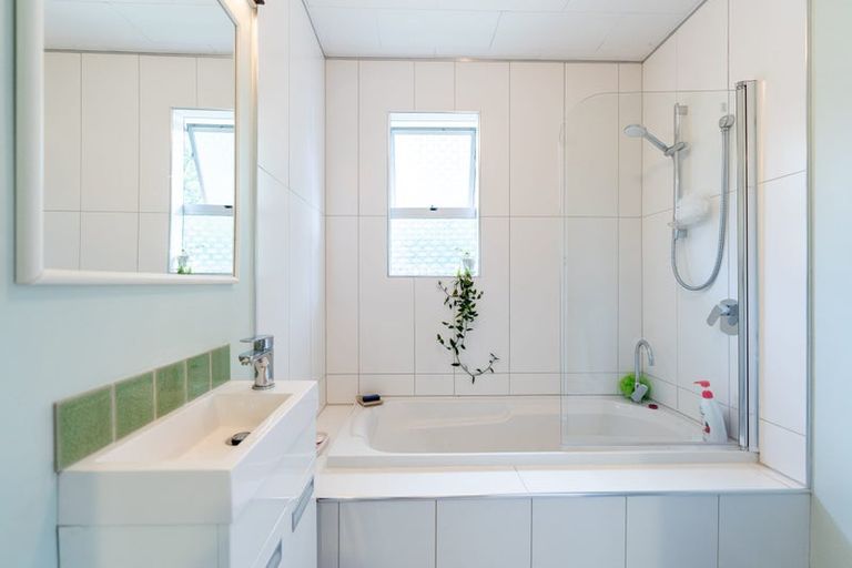 Photo of property in 4 Sharon Place, Awapuni, Palmerston North, 4412