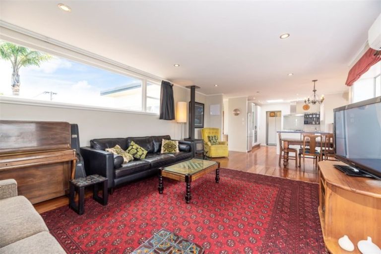 Photo of property in 150 Glengarry Road, Glen Eden, Auckland, 0602