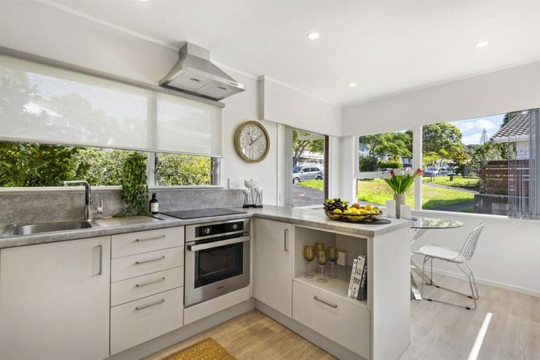 Photo of property in 1/12 Keldale Place, Forrest Hill, Auckland, 0620