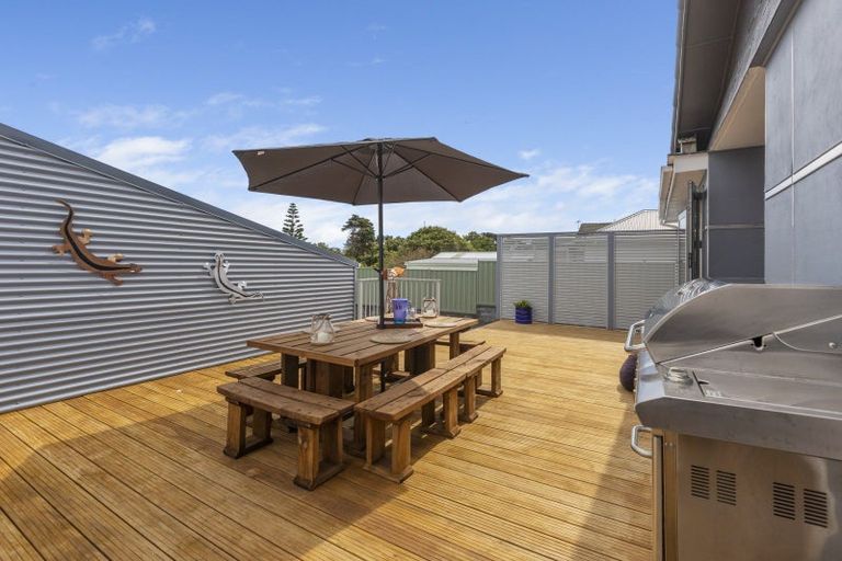 Photo of property in 17 Tainui Street, Welbourn, New Plymouth, 4312