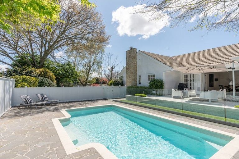 Photo of property in 10 Woodstock Road, Fairfield, Hamilton, 3214