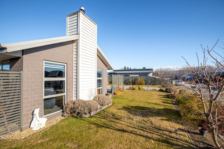 Photo of property in 8 Walker Place, Alexandra, 9320