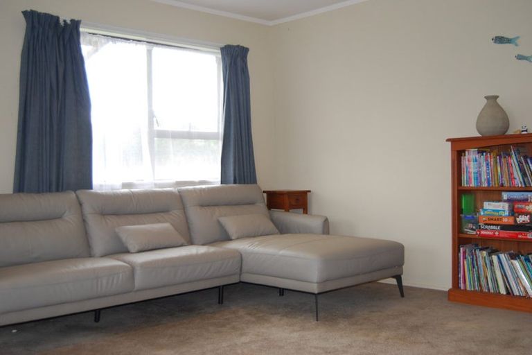 Photo of property in 1/47 Majesty Place, Half Moon Bay, Auckland, 2012